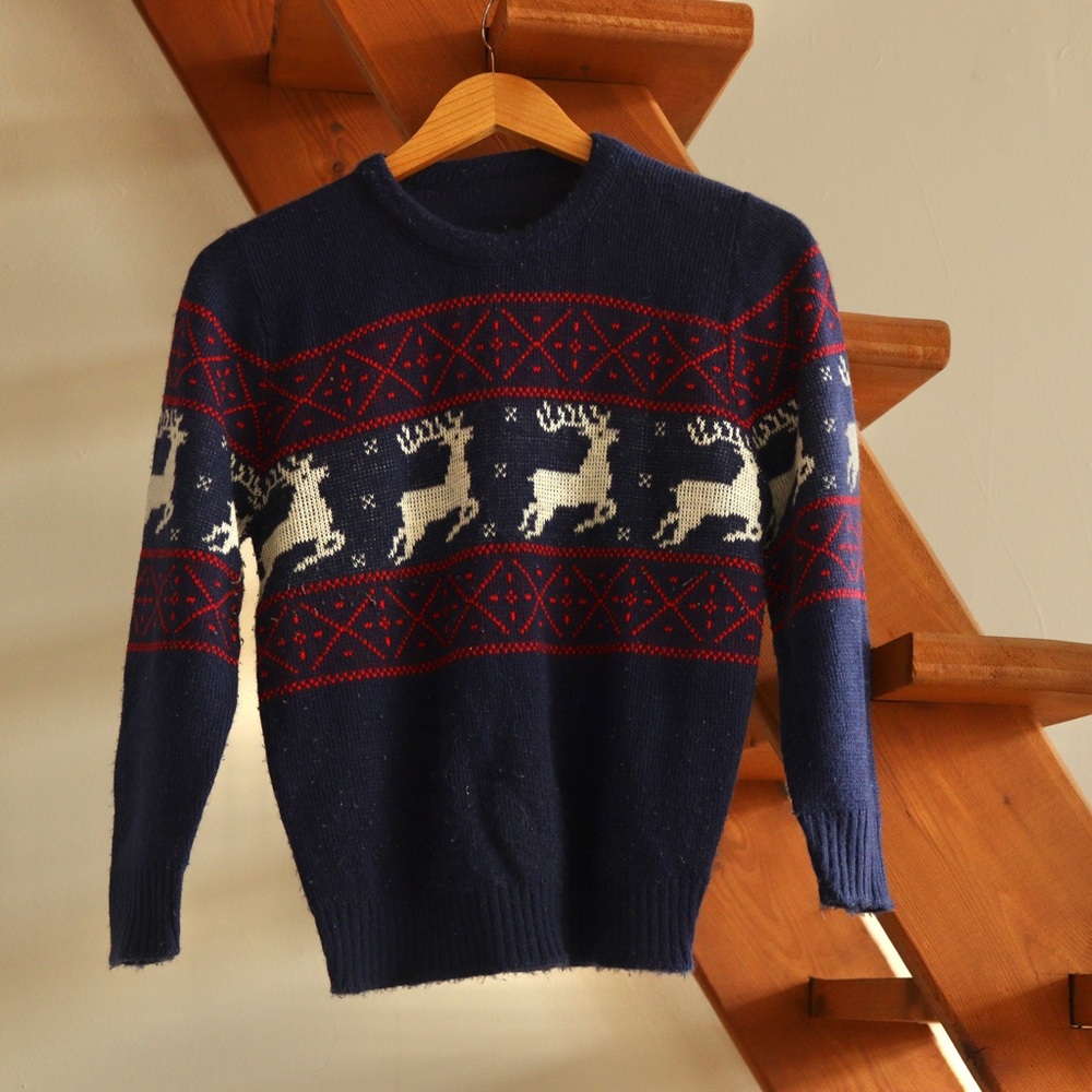 Vintage reindeer holiday knit sweater